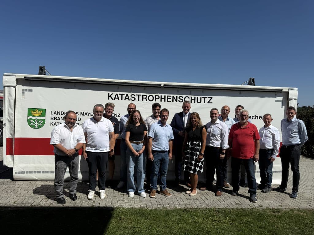 Zukunftsfähiger Bevölkerungsschutz – Gordon Schnieder und Torsten Welling informieren sich zum  innovativen RMRH-System in Ettringen